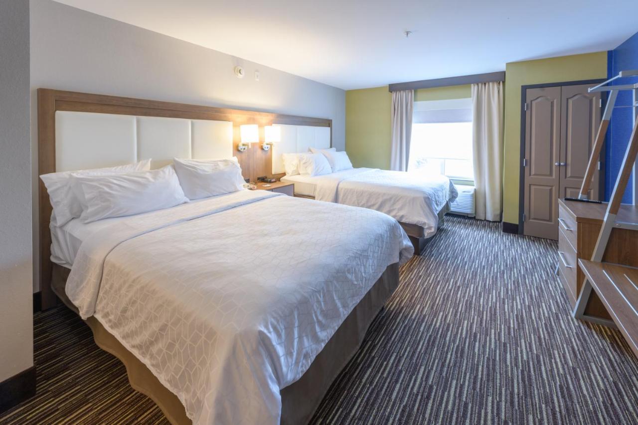 Holiday Inn Express & Suites Jamestown By Ihg Room photo